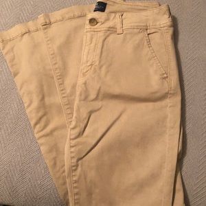 American Eagle size 6 Khaki Pants